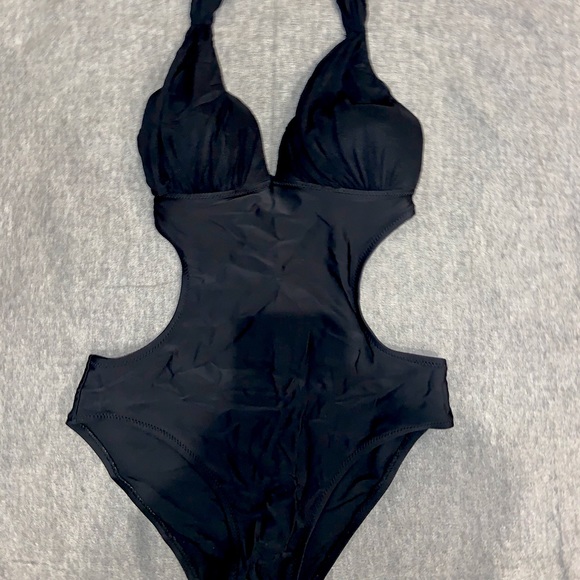 One piece swim suit - Picture 2 of 3